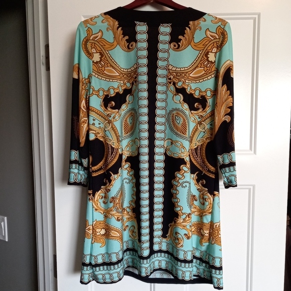 Forever Woman U-neck Lightweight Tunic - Picture 2 of 5